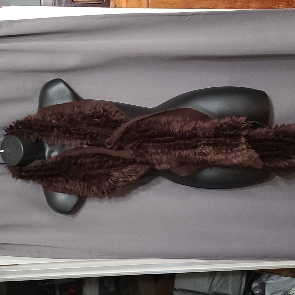 Noelle Enterprises Womens Shaggy Sweater Knit Scarf Brown Soft 70x11in. GUC READ